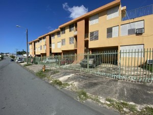 Cond Universal Plaza Apt 23
